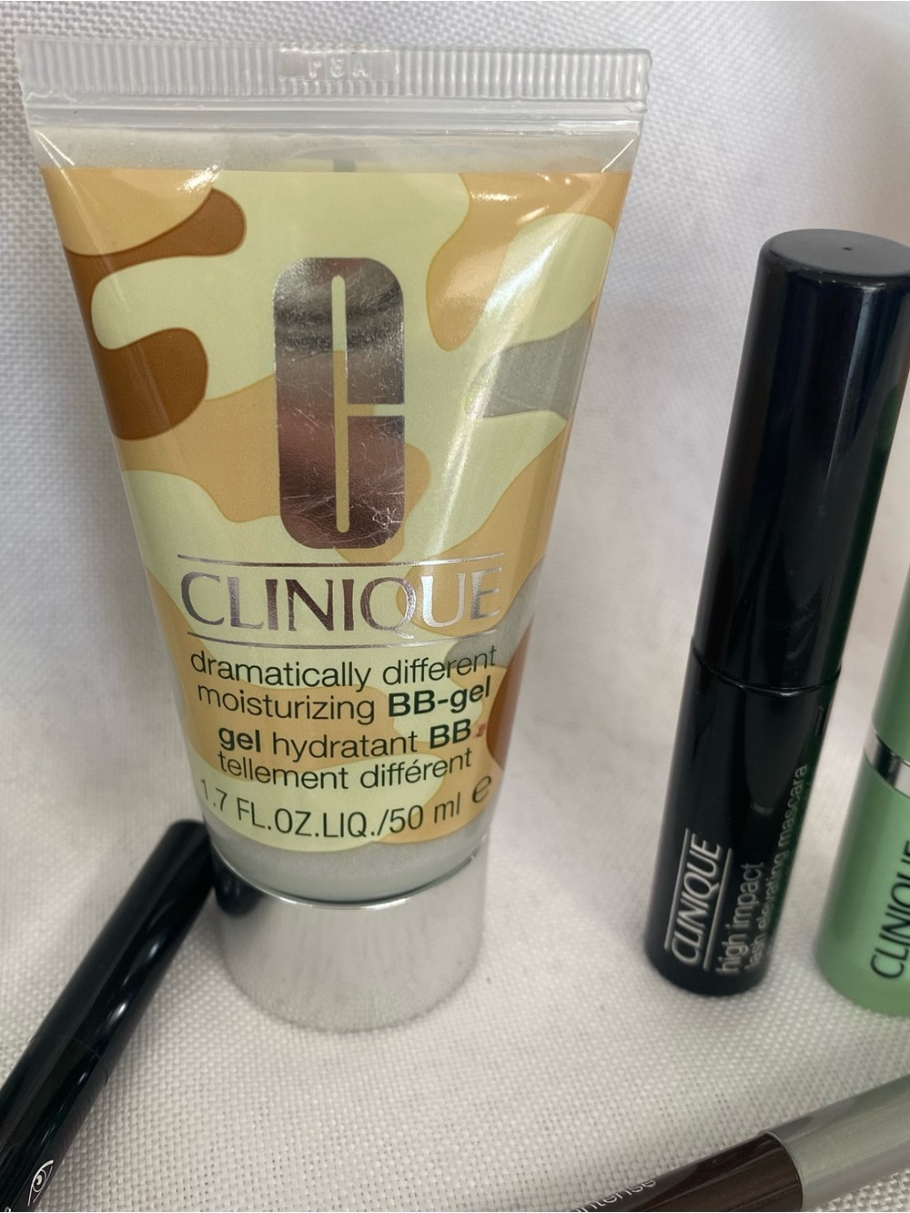 Lot of 15 Pieces Clinique Makeup & Skincare items - Picture 5 of 16